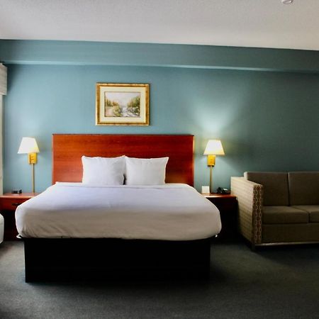 Reston Inn & Suites Spencer Dış mekan fotoğraf