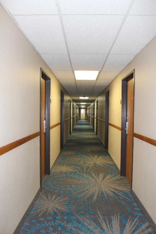 Reston Inn & Suites Spencer Dış mekan fotoğraf