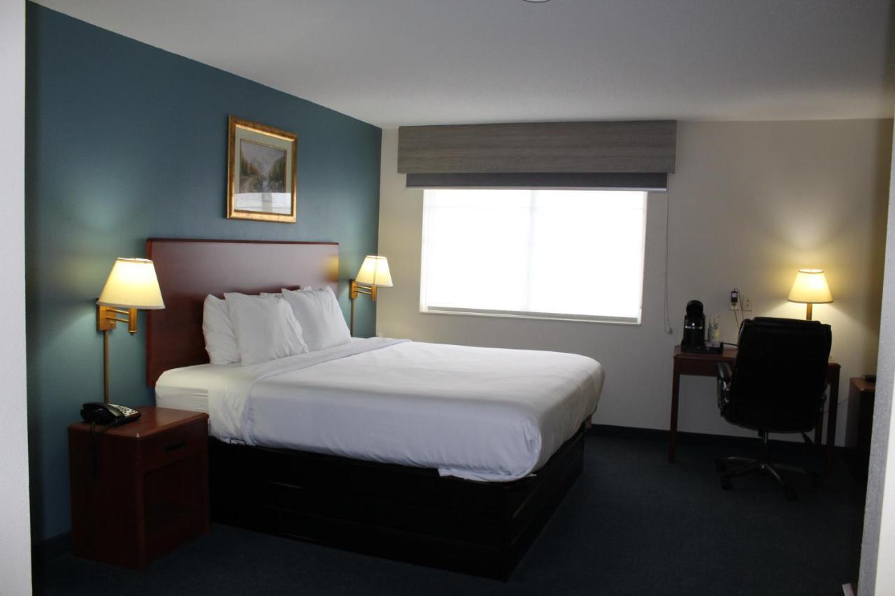 Reston Inn & Suites Spencer Dış mekan fotoğraf