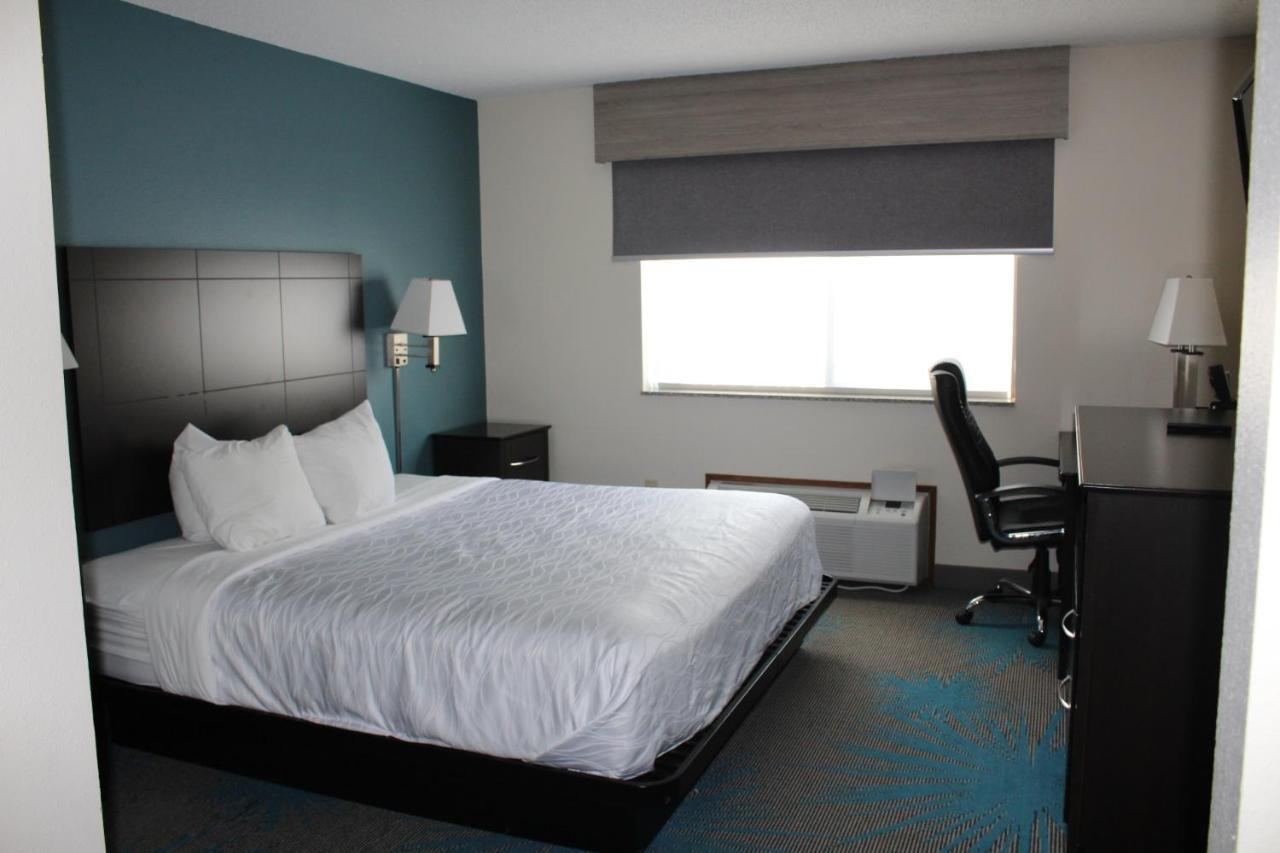 Reston Inn & Suites Spencer Dış mekan fotoğraf
