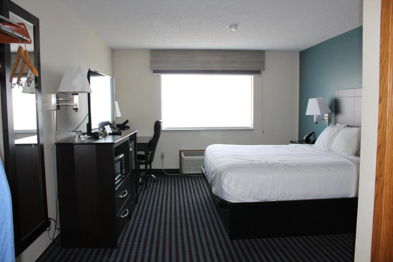 Reston Inn & Suites Spencer Dış mekan fotoğraf