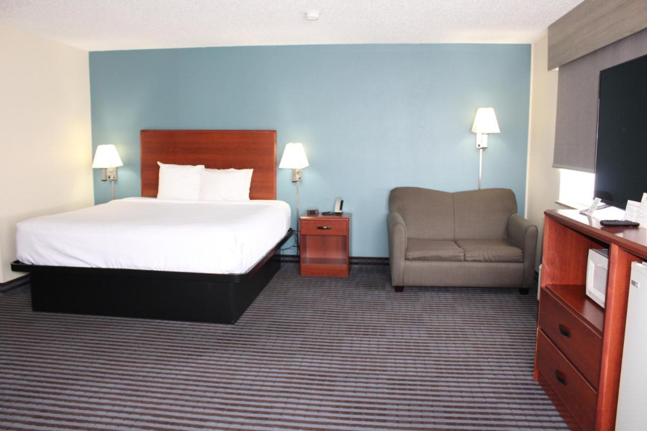 Reston Inn & Suites Spencer Dış mekan fotoğraf