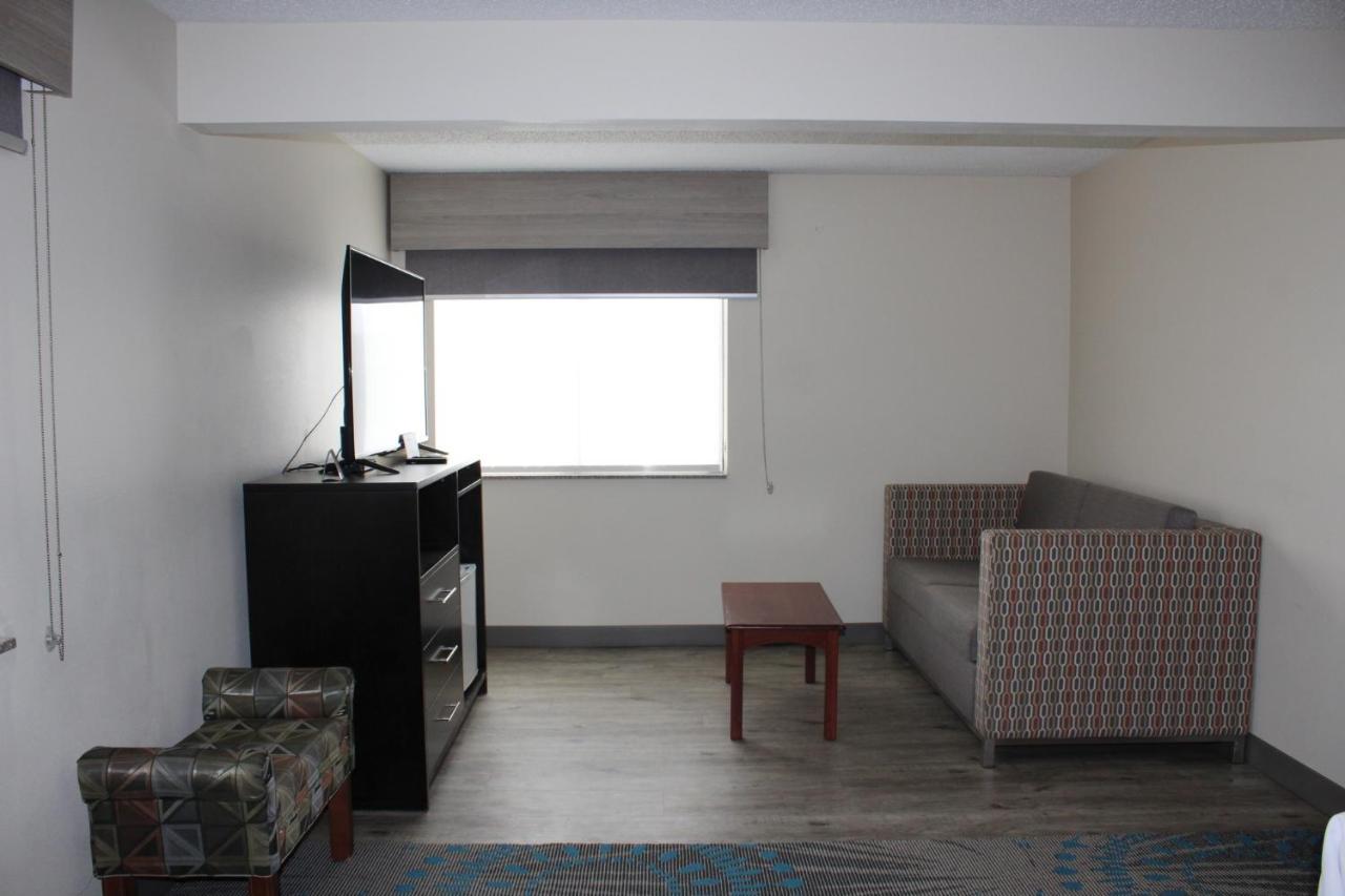Reston Inn & Suites Spencer Dış mekan fotoğraf