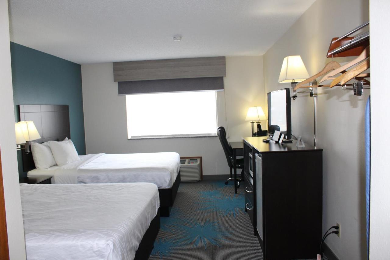 Reston Inn & Suites Spencer Dış mekan fotoğraf