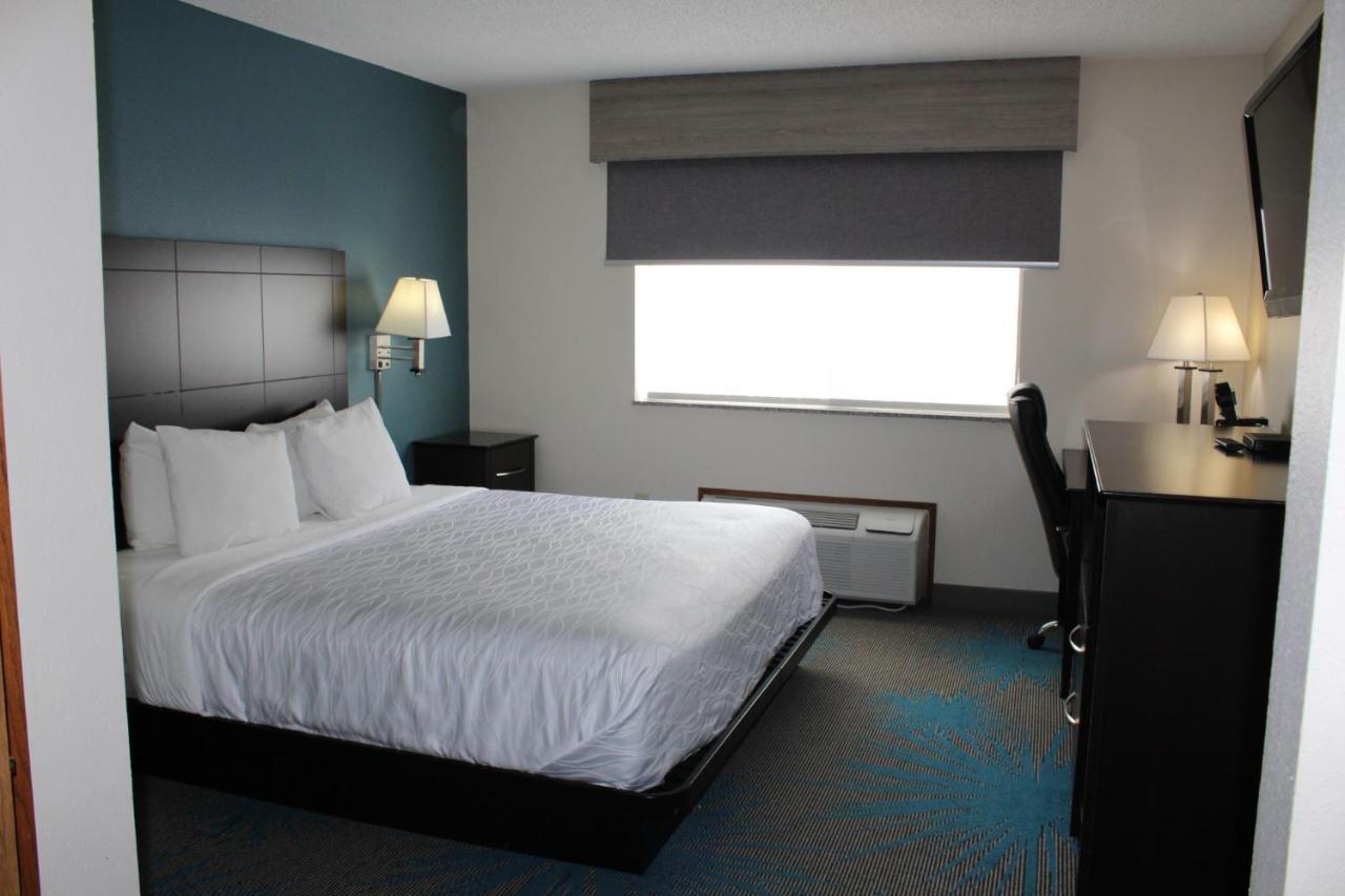 Reston Inn & Suites Spencer Dış mekan fotoğraf